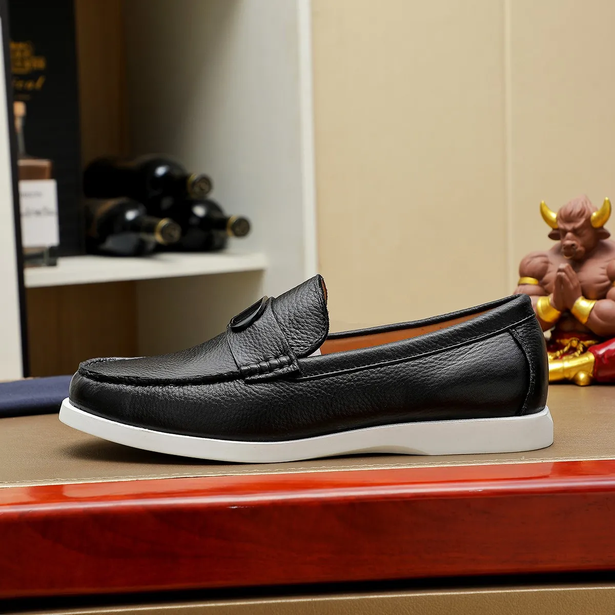 Men's clothing and shoes 💰460 💰🔥[Dior] High-end top-notch 🔝 purchasing agent 🔍🔍The latest 🇺🇸 counters are on sale simultaneously, original Italian brand · brand totem cloth sewn with brand cloth label · paired with calfskin · (high-end, nobility and class) exquisite workmanship (cow Leather lining) Sole: Original two-color sole ⚠️outsole specially provided by the original factory. Comfortable, wear-resistant, non-slip, real-life photoshoot🎬The real thing is more beautiful🔍Color: Color optional💕💕Number of yards: 39-44 (customized at 38.45.46)...